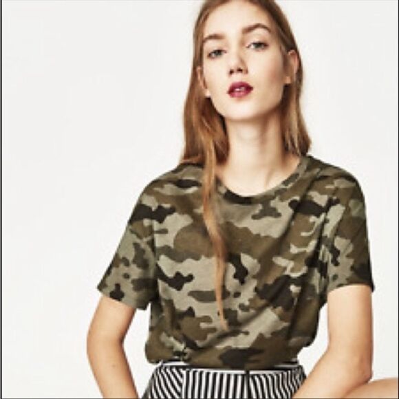 ZARA | Camouflage Boxy Short Sleeve Semi Cropped Green/Black Tee Women’s Size M - Picture 1 of 8